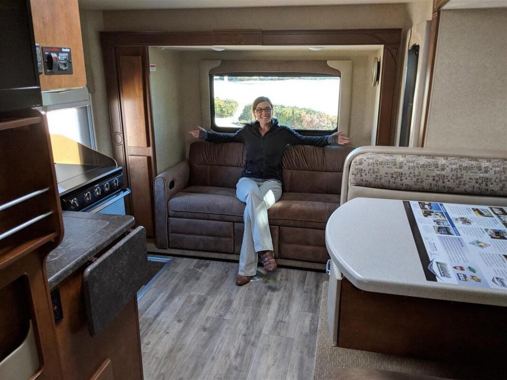 inside of the 2020 lance 1172 truck camper mystic shores interior