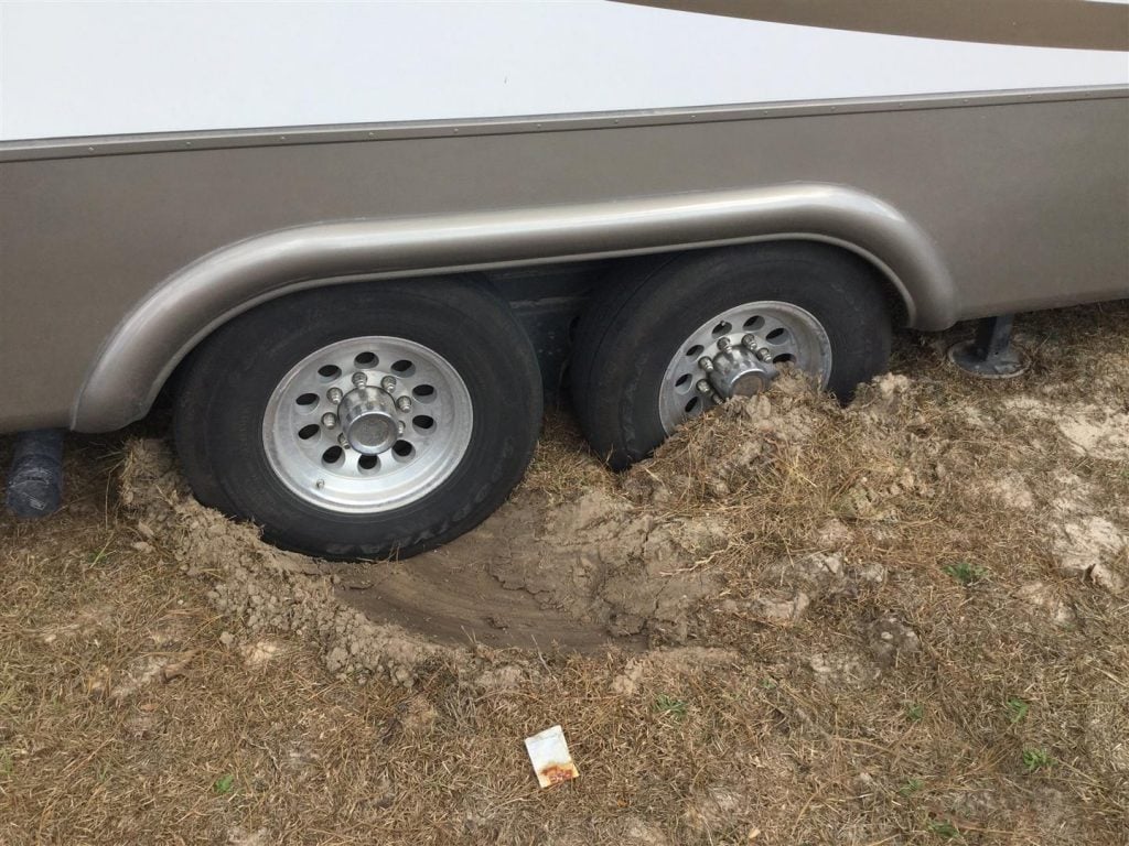 fifth wheel stuck in dirt