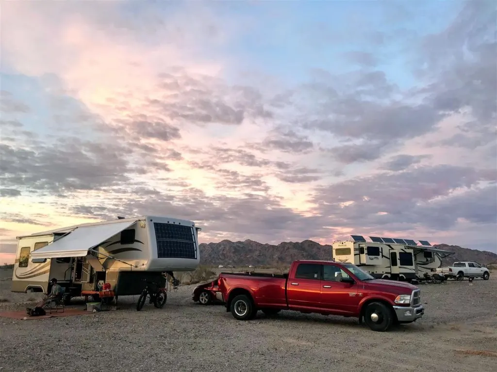 park RV to optimize solar panels when boondocking