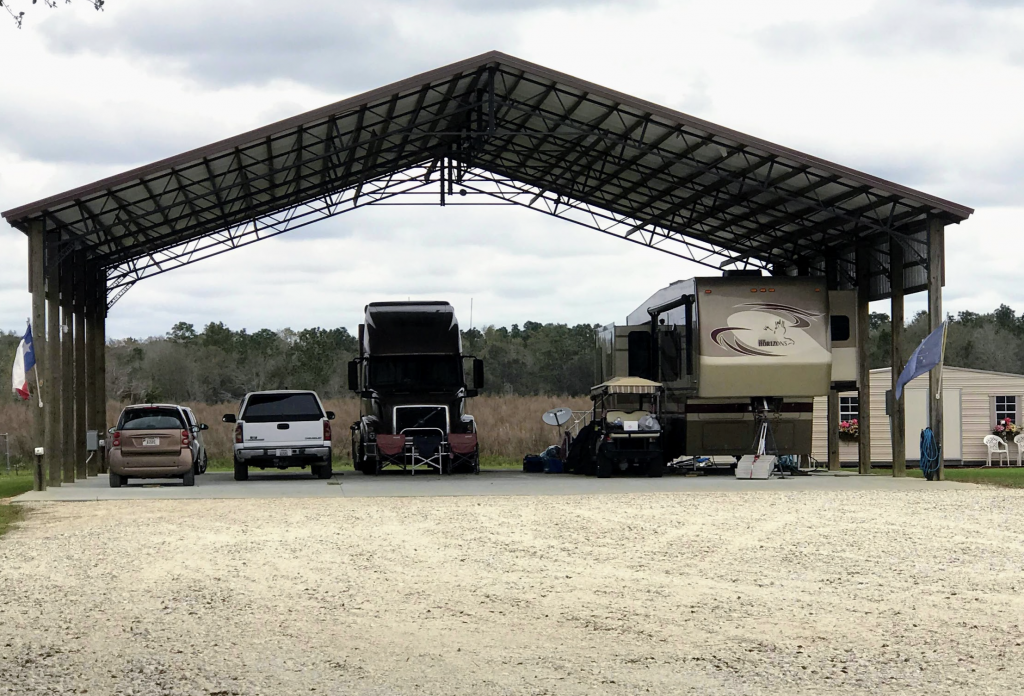Semi-truck RV hauler for a New Horizons custom fifth wheel