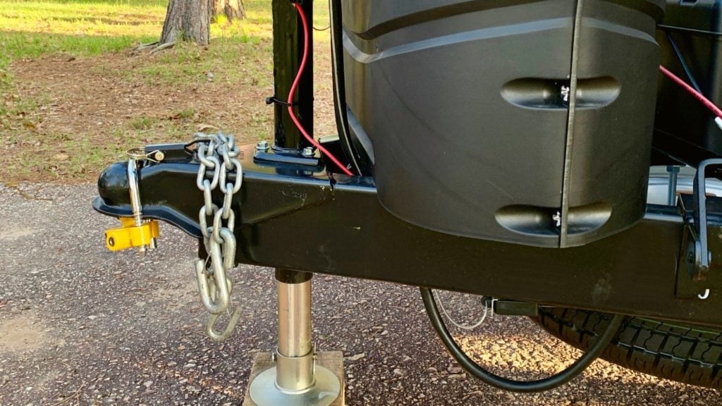 how to lock travel trailer hitch
