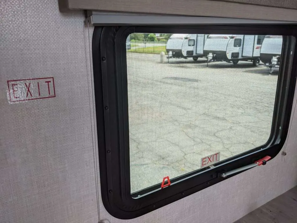 exit window with screen