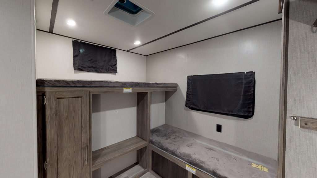Picture of crossroads zinger bunkhouse travel trailer.