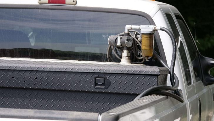 Easily Expand Your Poor Towing Range and Save Money with a Truck Bed Fuel Tank