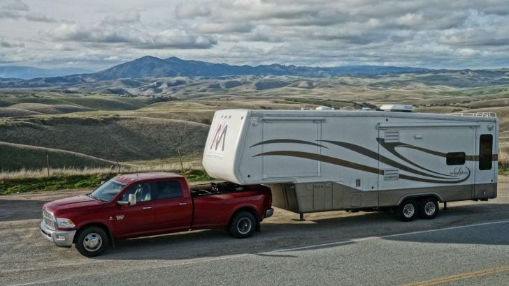 How Much Clearance Do You Need Between a Truck and a Fifth Wheel?