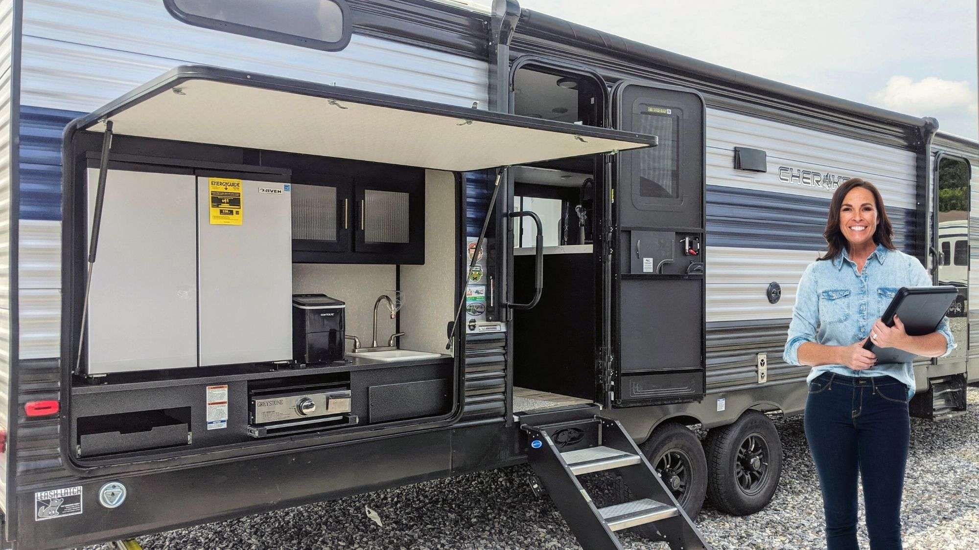 Selling Your RV? Here’s What RV Consignment Really Means