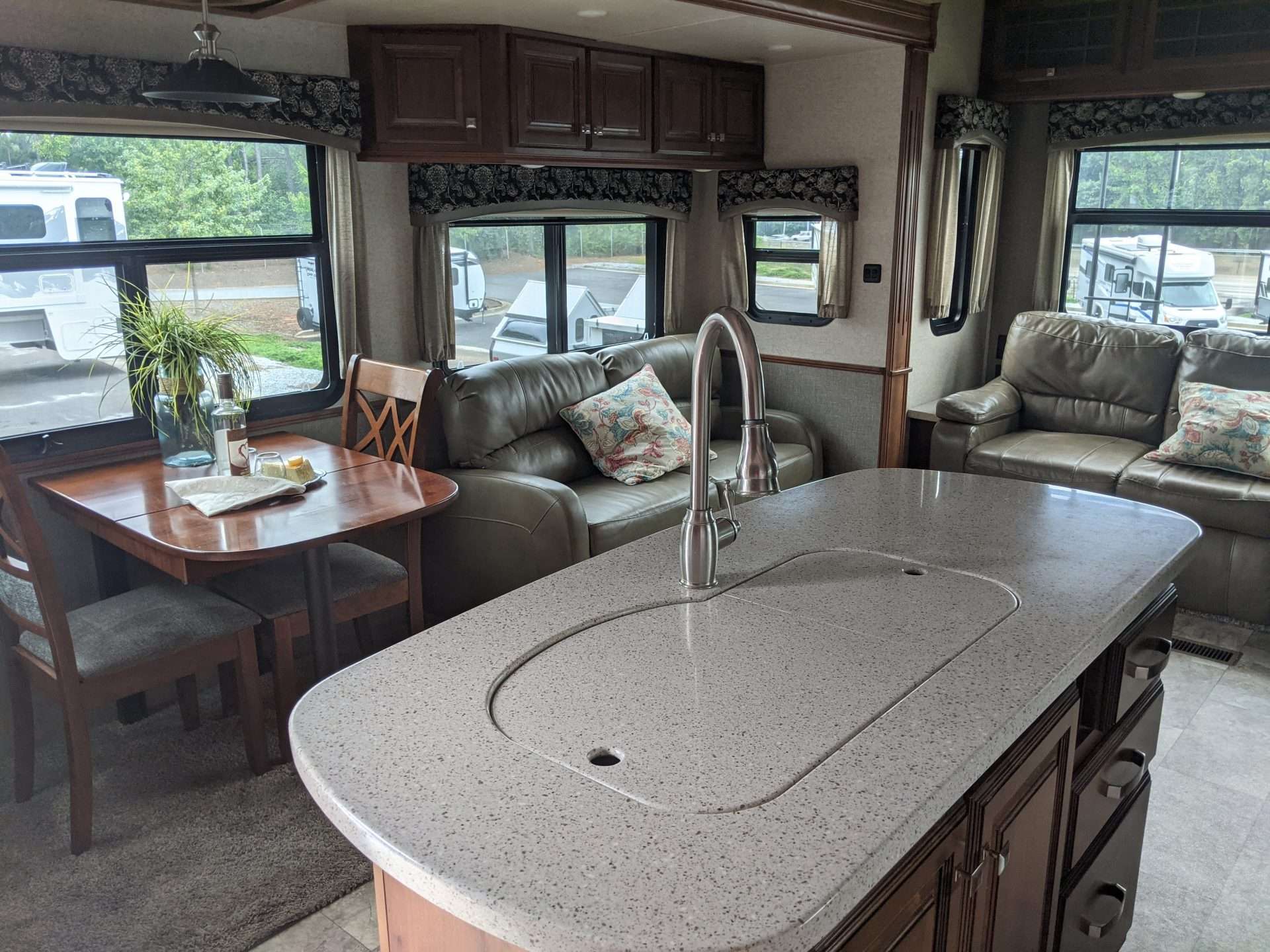 RV factory interior options and features