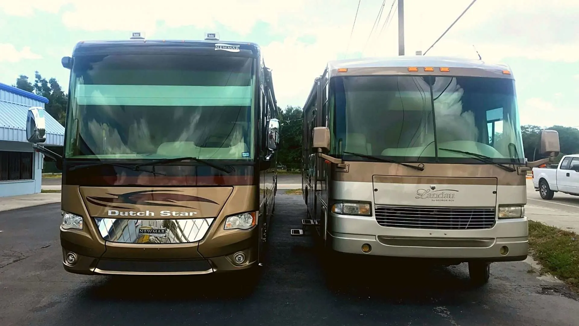 Diesel pusher and Class A gas motorhome side by side
