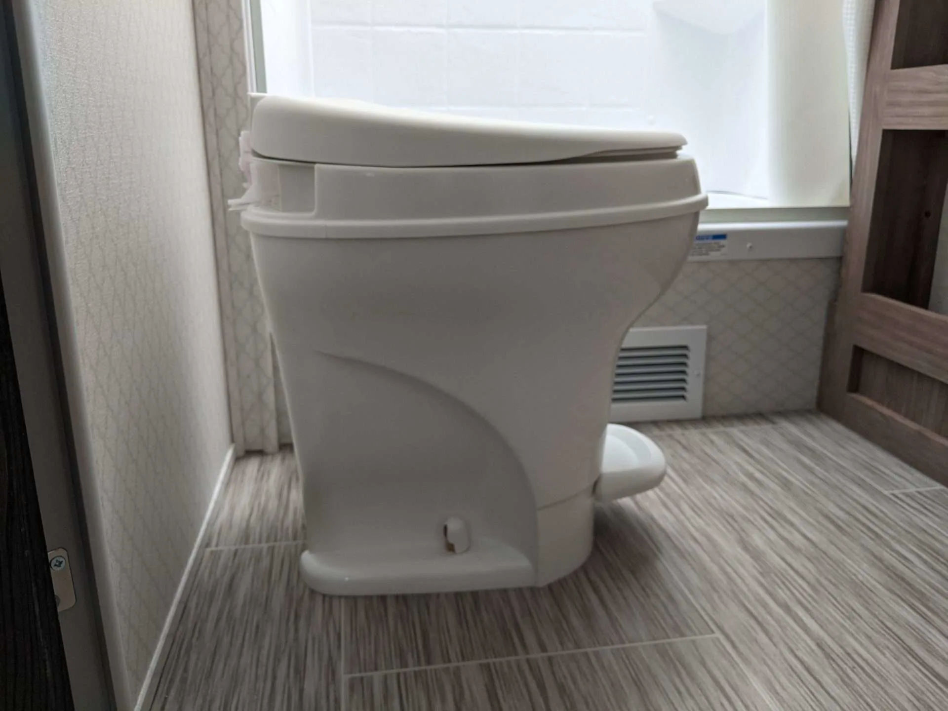 RV pedal-flush toilet