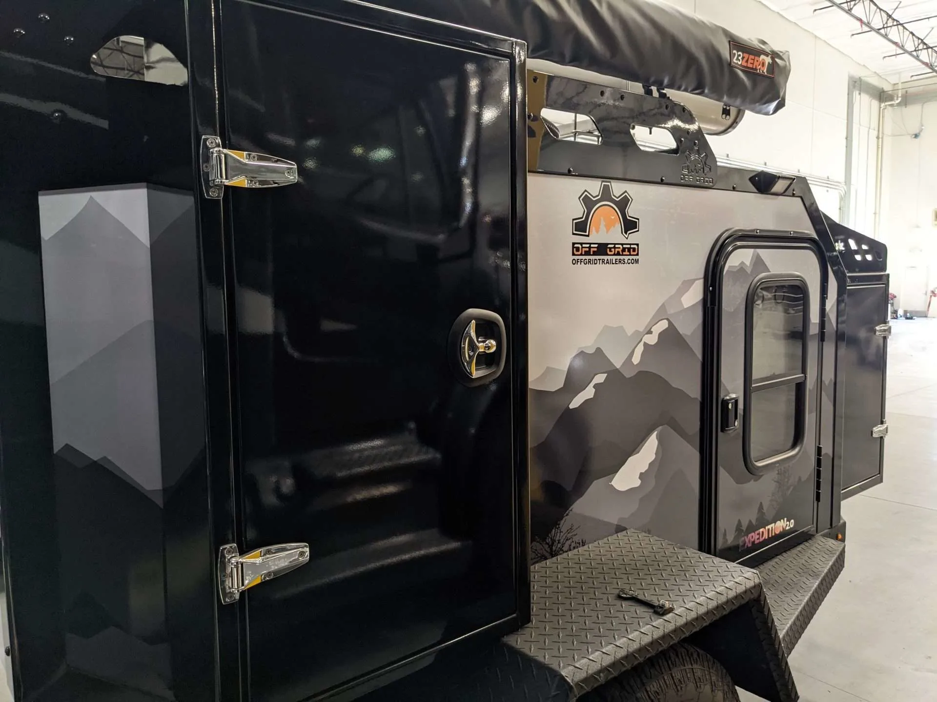 Close up of Expedition 2.0 off road trailer product