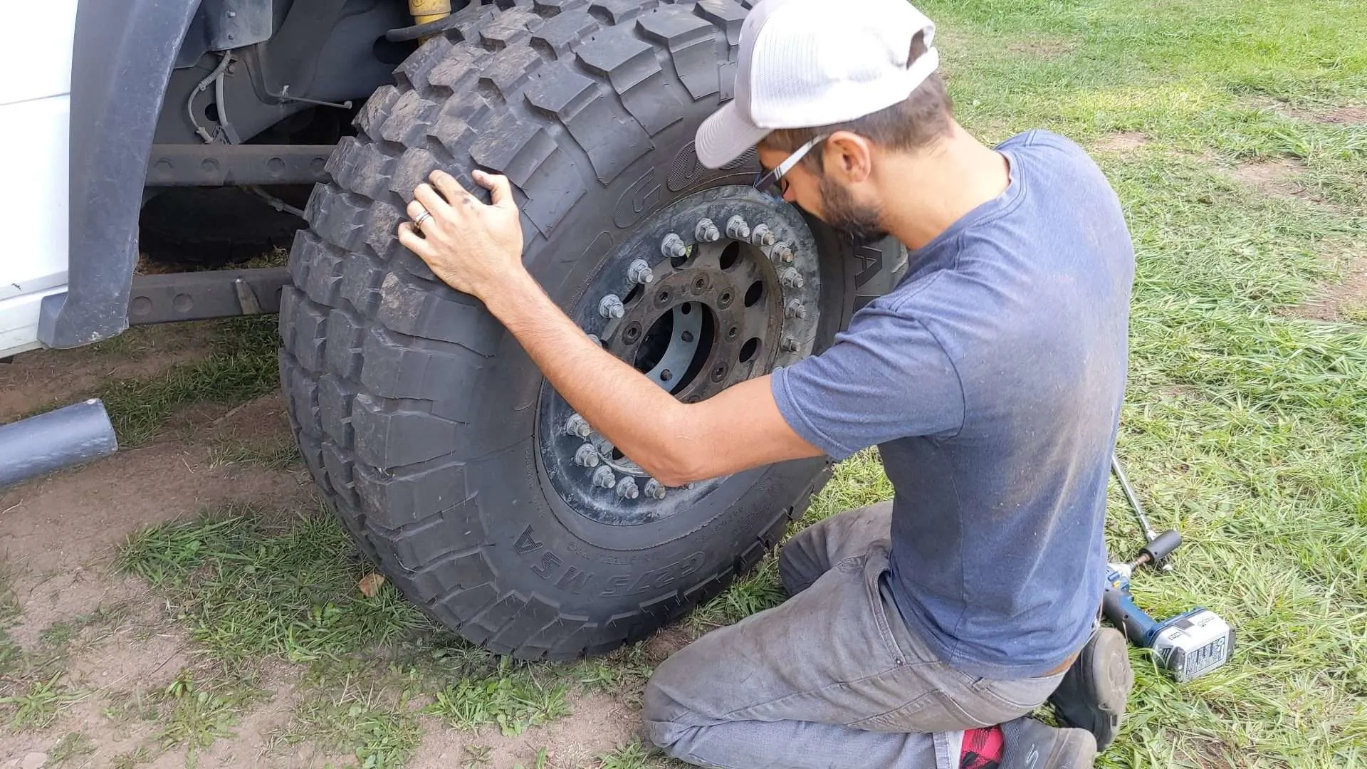 Installing off-road tires