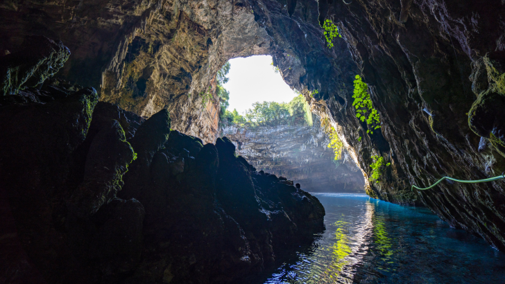 7 Best Caves in Arkansas for An Otherworldly Experience